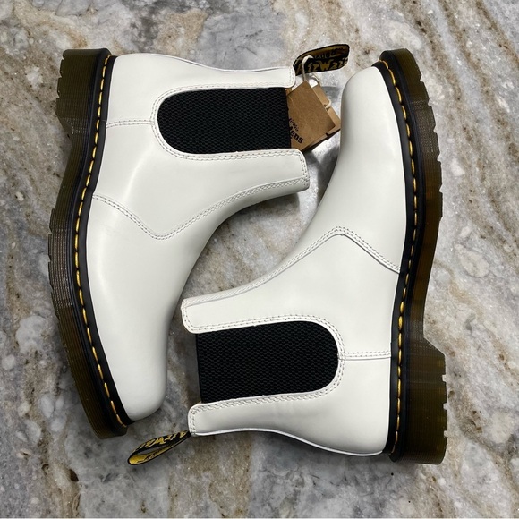 New Dr.Martens 2976 YELLOW STITCH SMOOTH LEATHER CHELSEA BOOTS M10 L11 in White - Picture 8 of 12